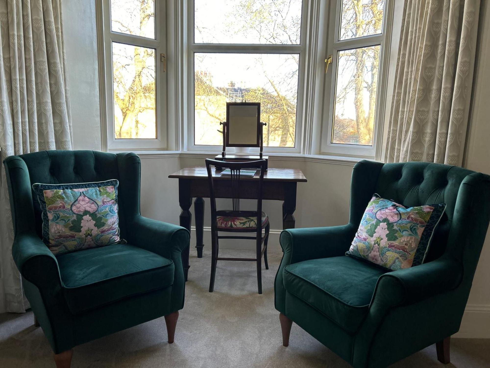 Glen Lyon Lodge Bed And Breakfast 네언 외부 사진