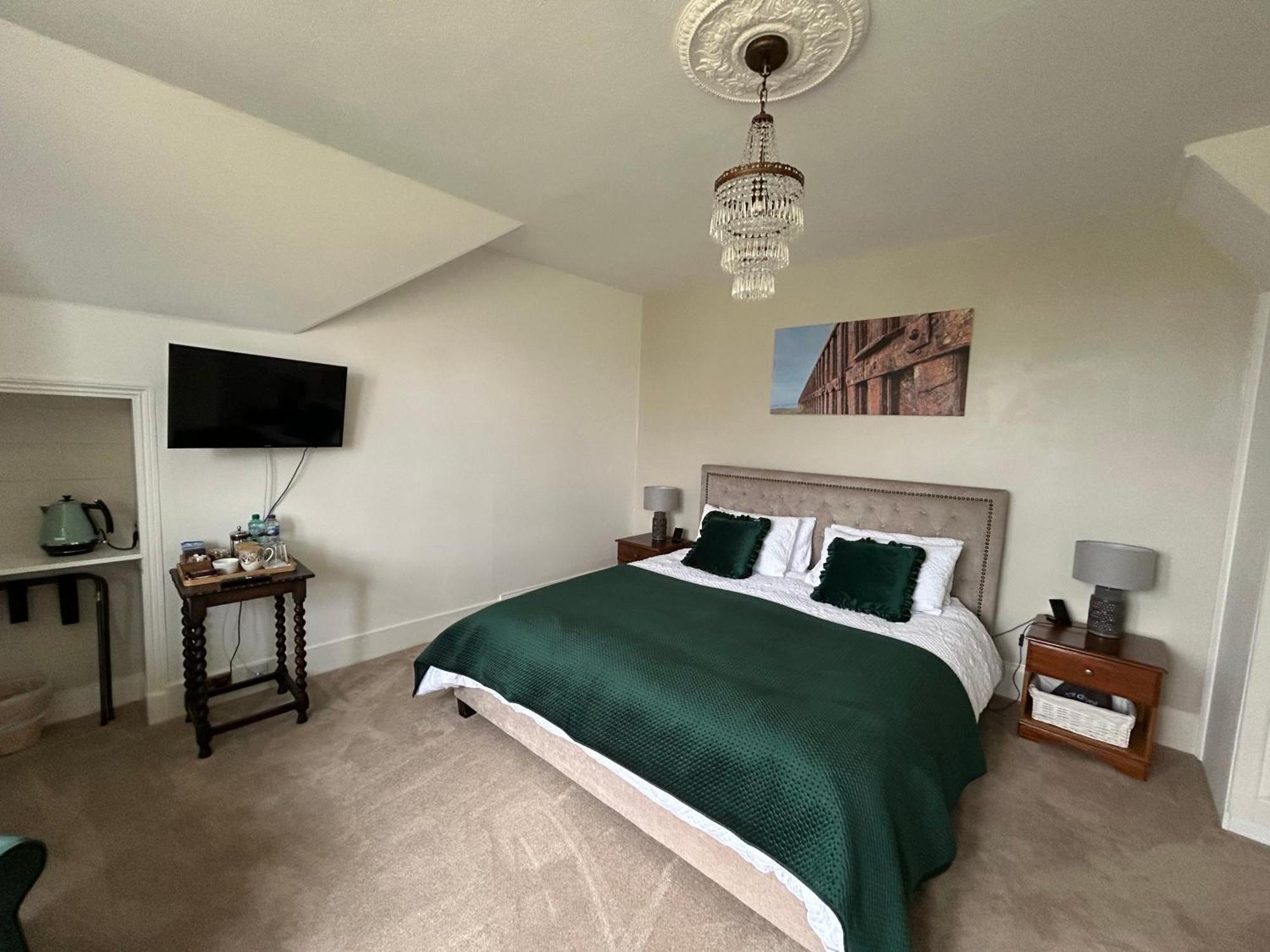 Glen Lyon Lodge Bed And Breakfast 네언 외부 사진