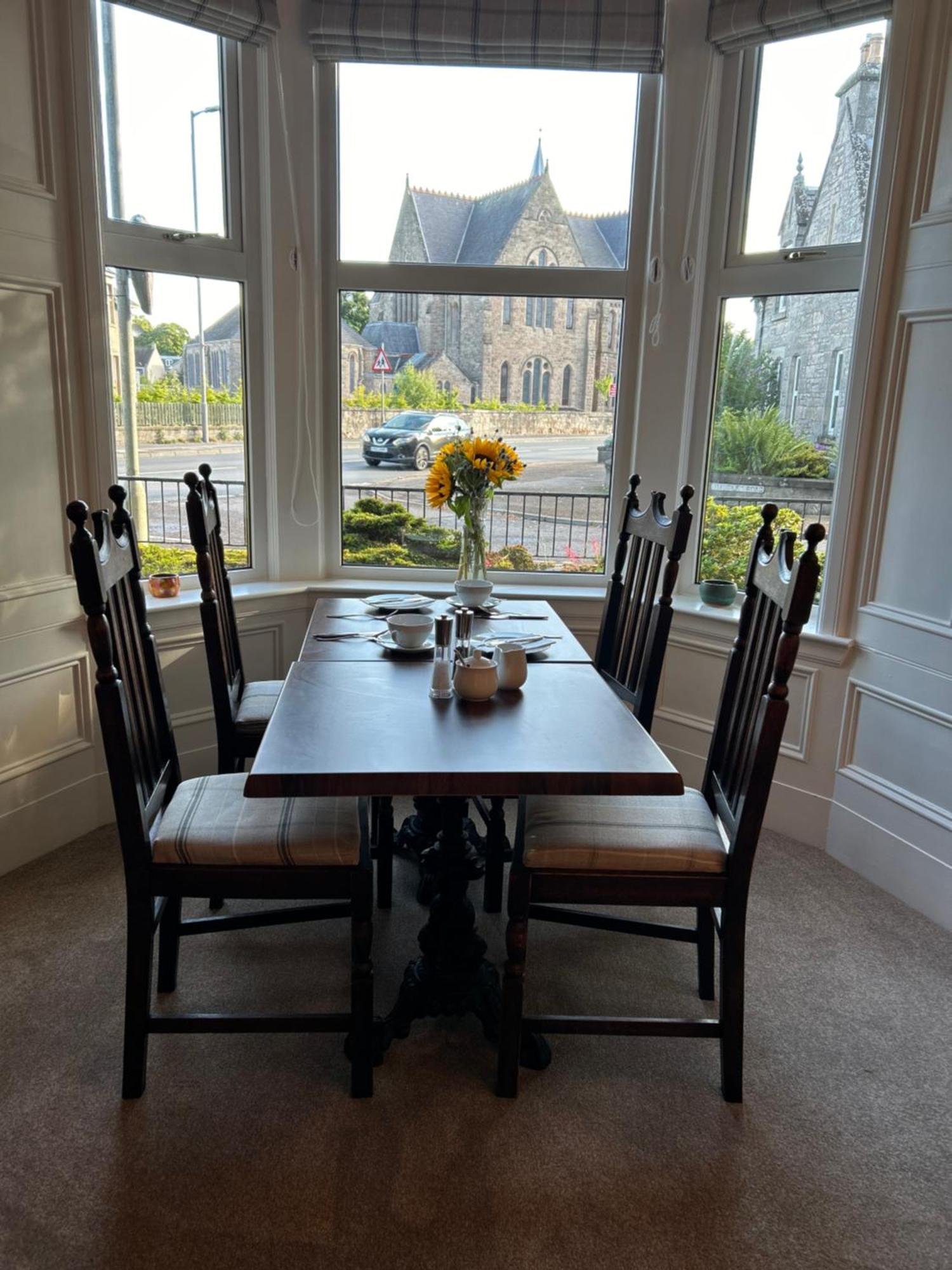 Glen Lyon Lodge Bed And Breakfast 네언 외부 사진