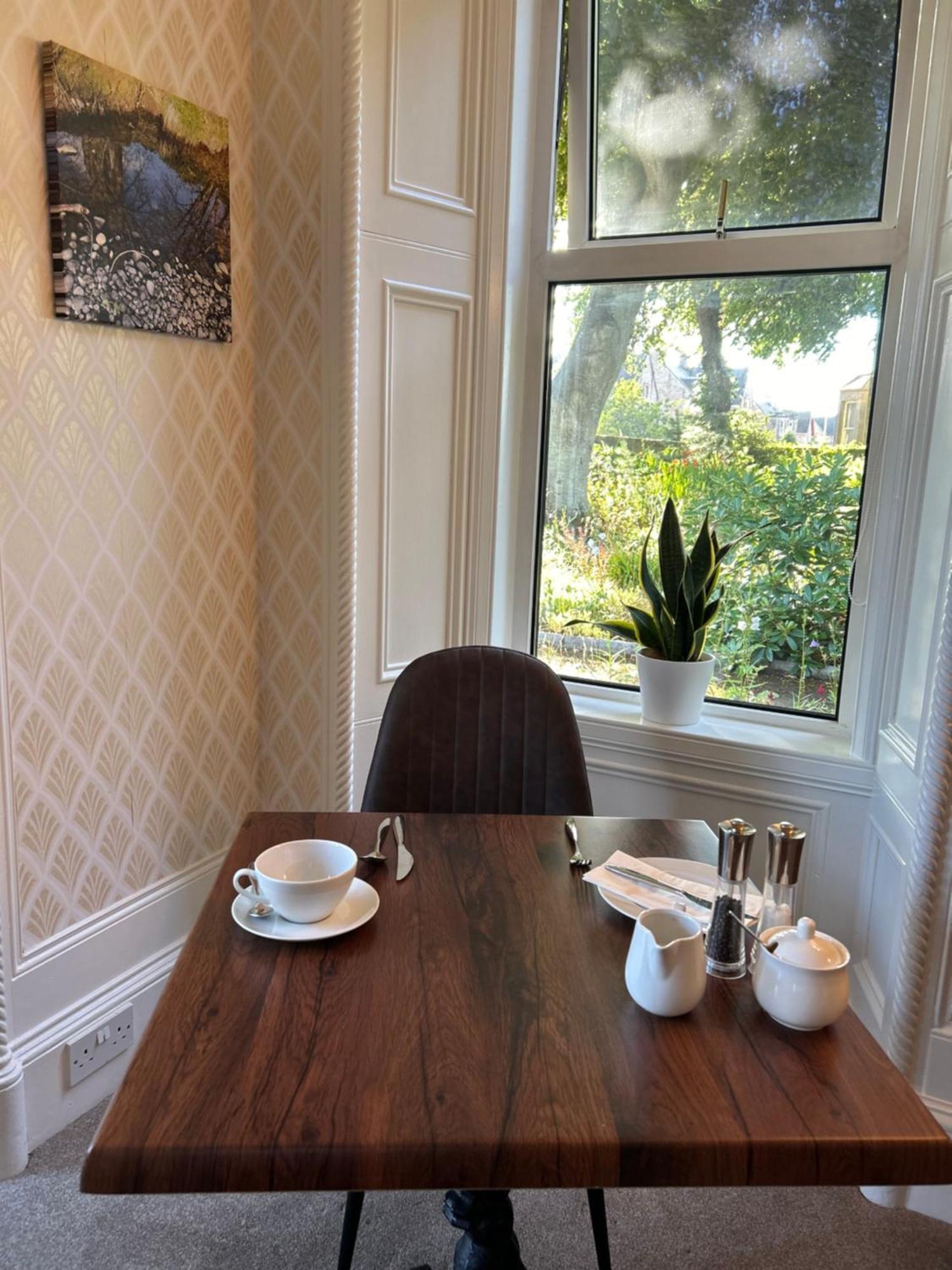 Glen Lyon Lodge Bed And Breakfast 네언 외부 사진
